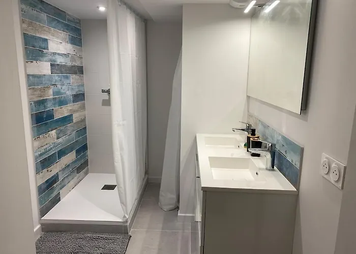 Maison Spacieuse Et à 200m De La Villa *